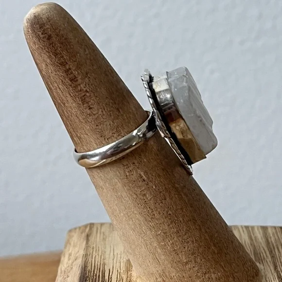 SELENITE GEMSTONE RING STAMPED 925 SILVER PLATED SIZE 6 - Picture 2 of 9